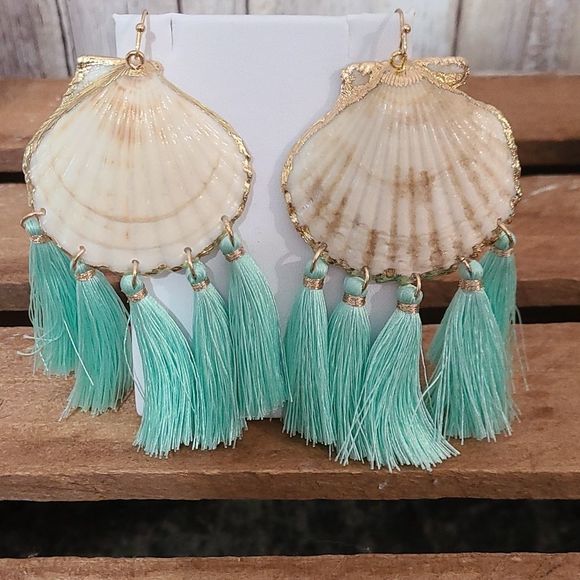 Shell and Tassel Earrings NWT🐚 - Picture 2 of 7